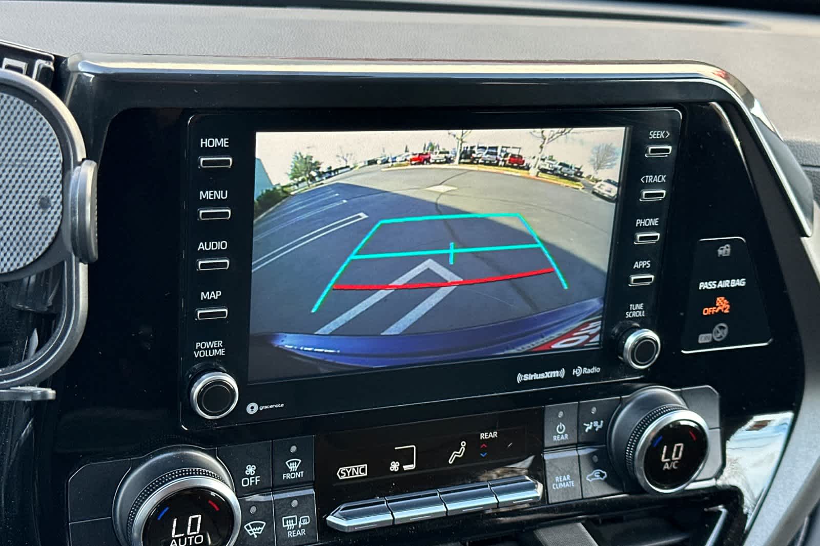 Thumbnail: 2022 Toyota Highlander - 22