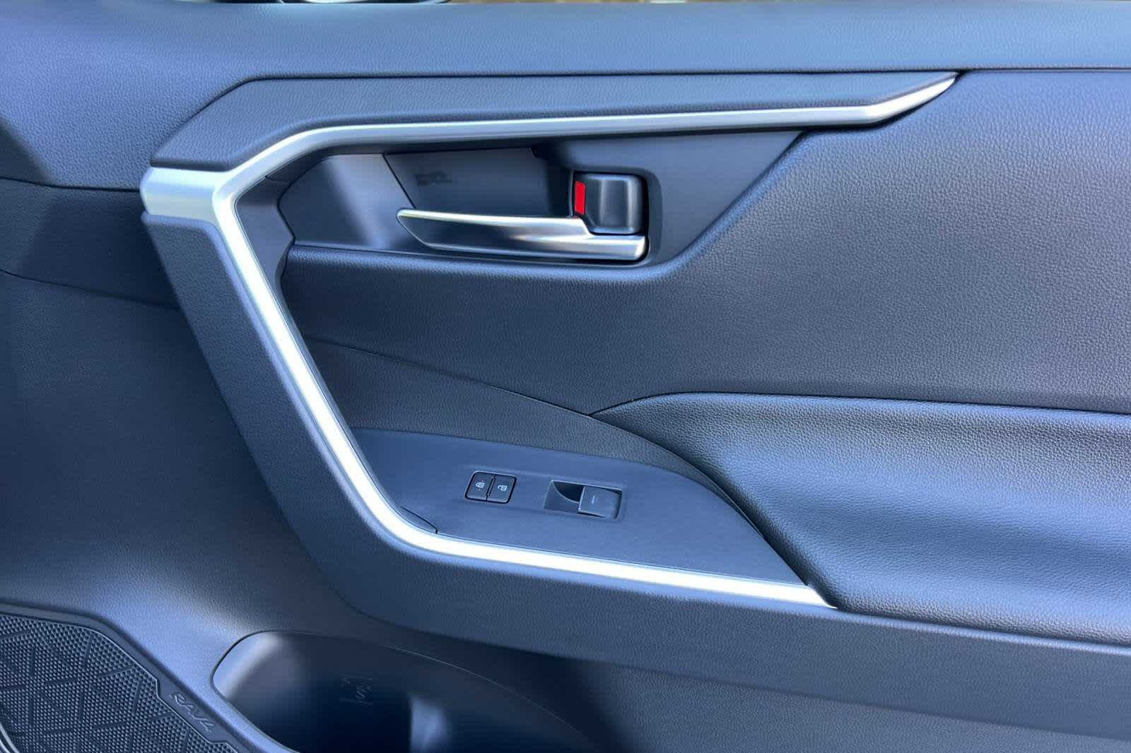 Thumbnail: 2025 Toyota RAV4 - 18