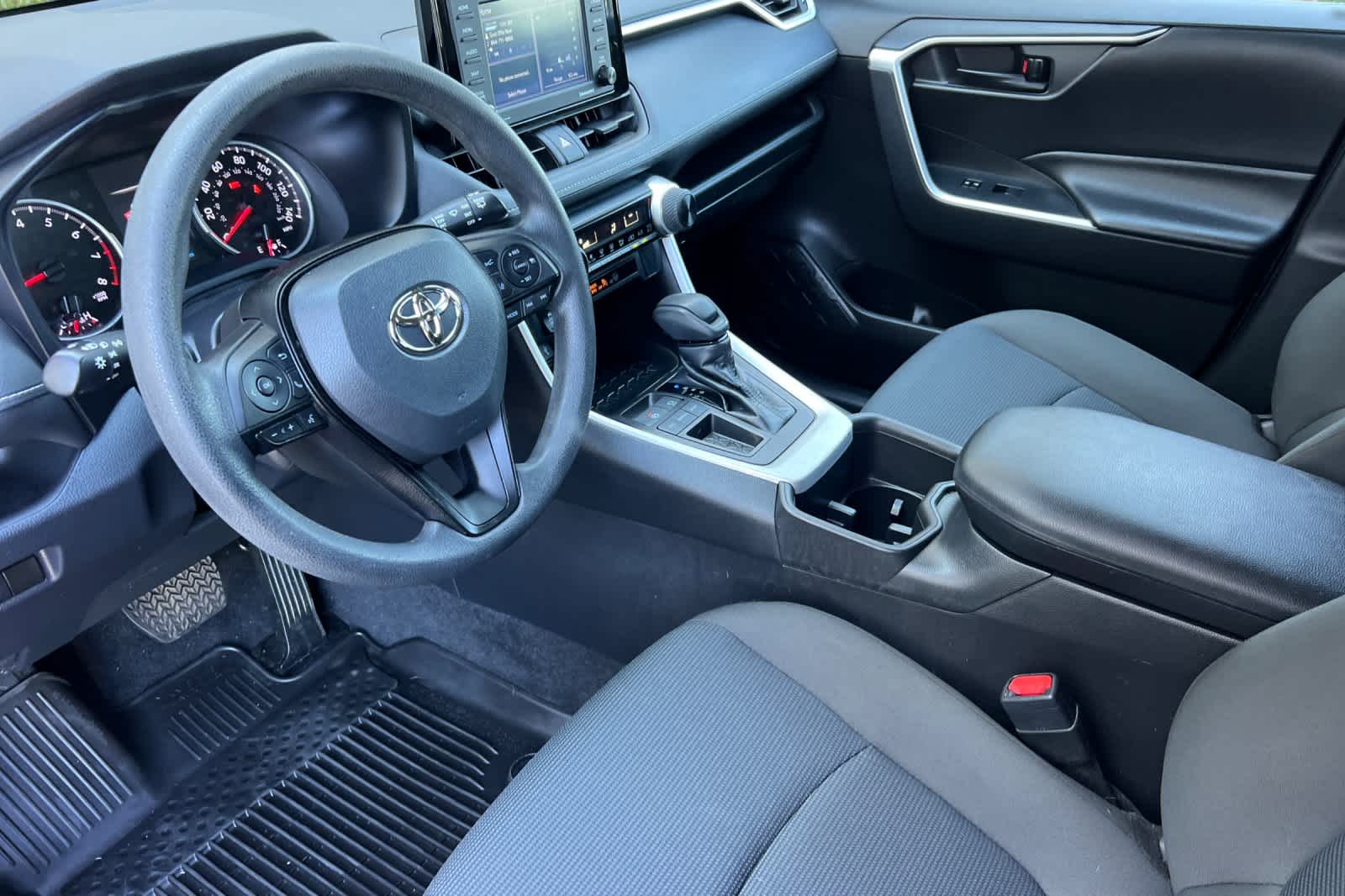 Thumbnail: 2022 Toyota RAV4 - 11