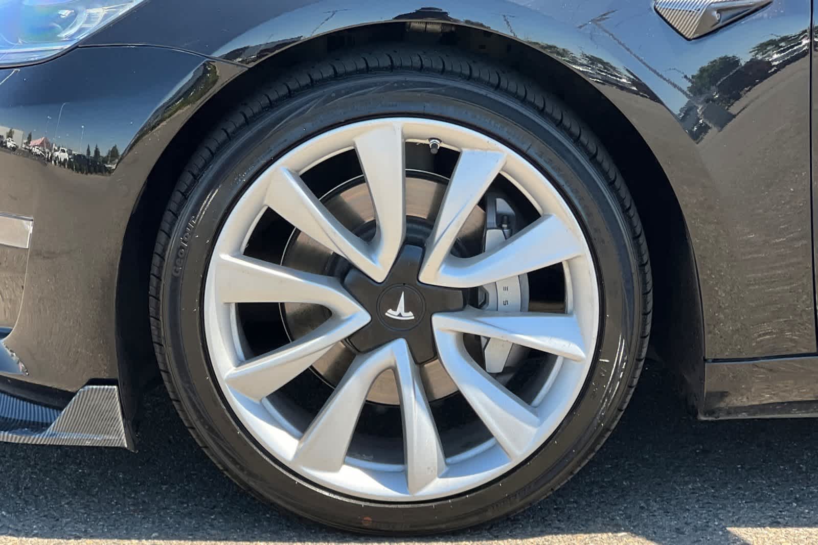 Thumbnail: 2018 Tesla Model 3 - 27