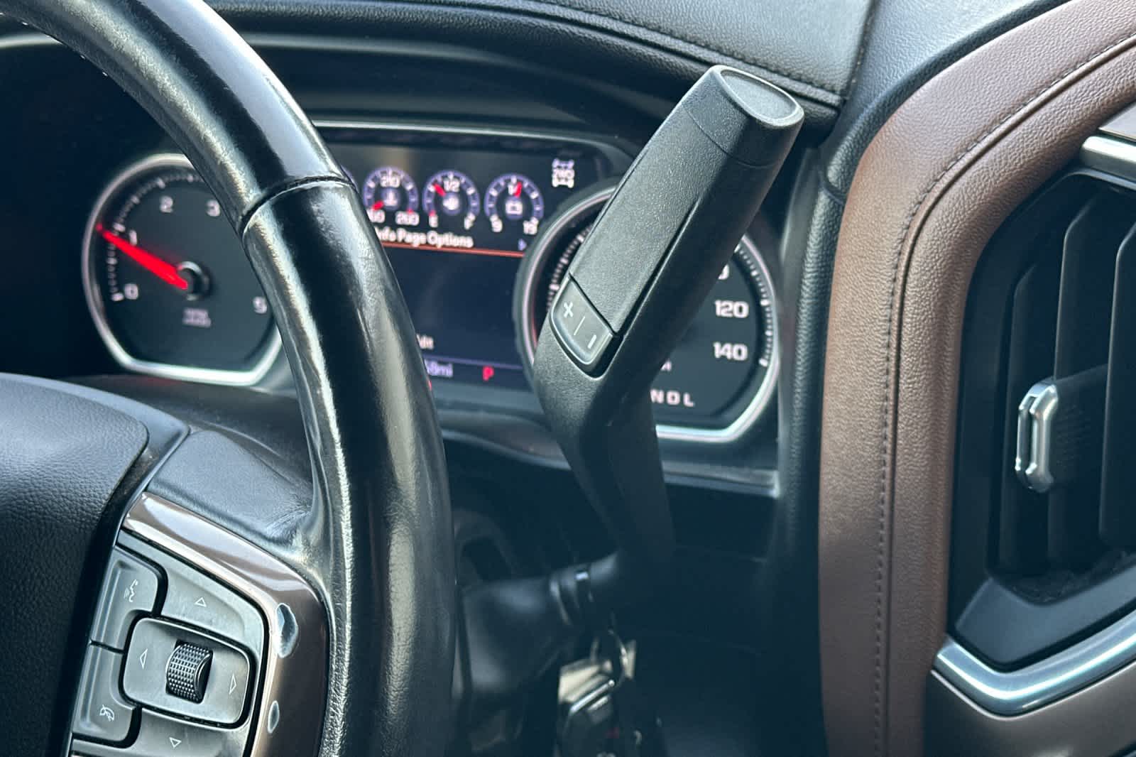 Thumbnail: 2020 Chevrolet Silverado 2500 - 23