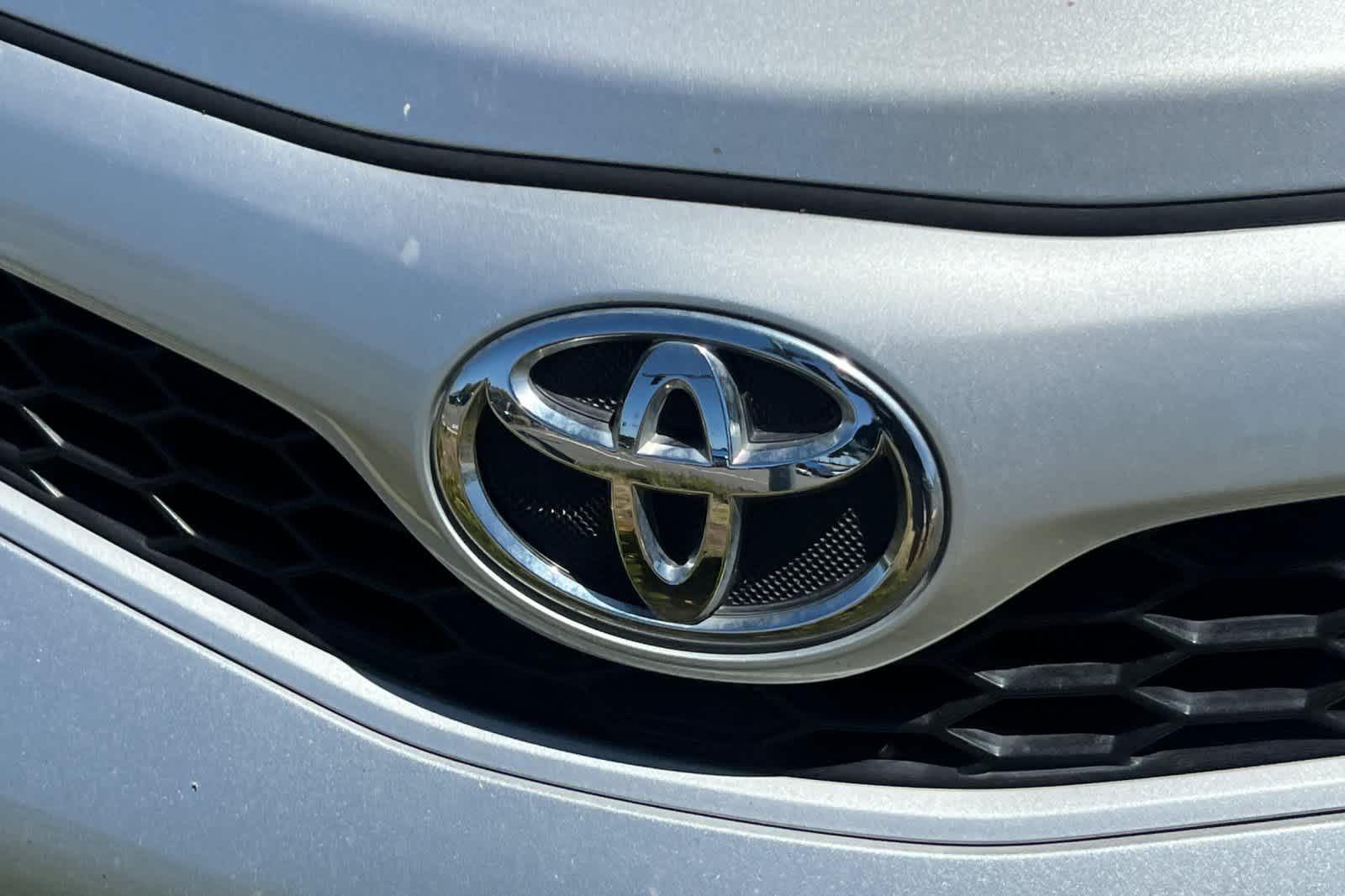 Thumbnail: 2012 Toyota Camry - 12