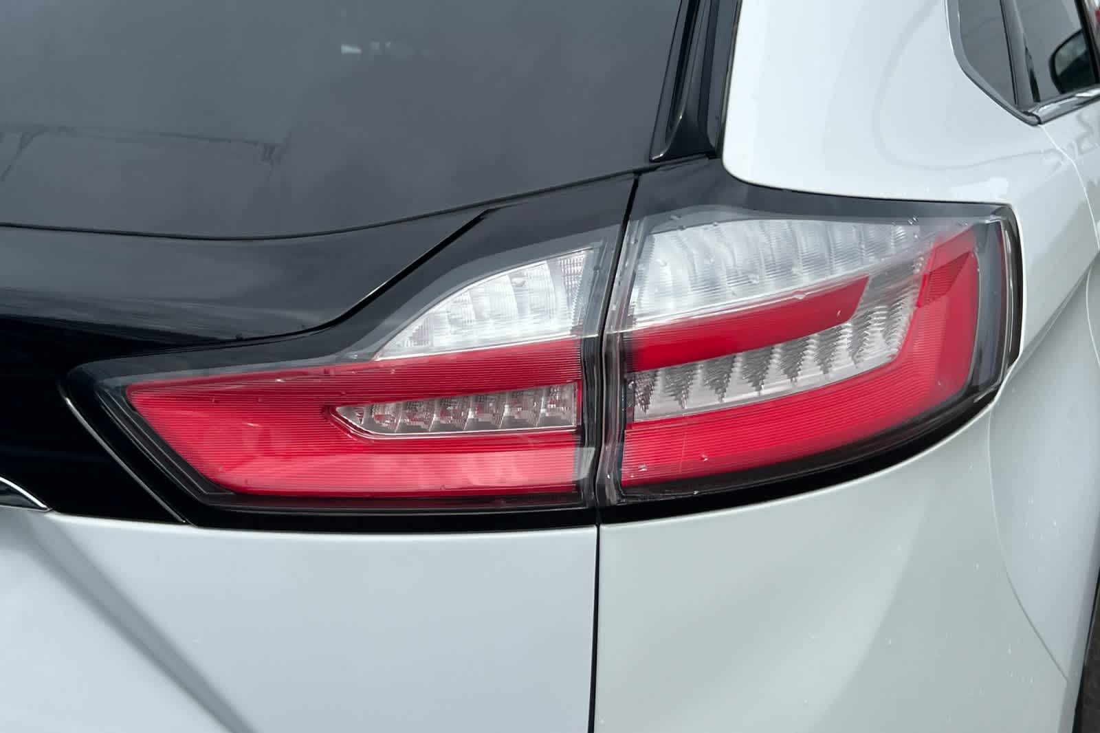 Thumbnail: 2020 Ford Edge - 17