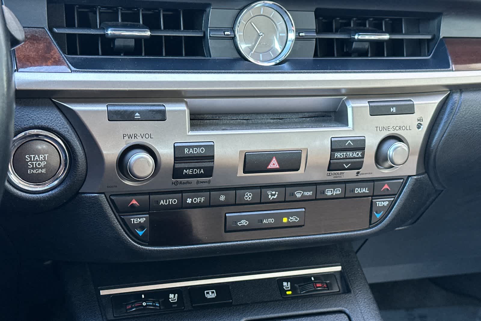 Thumbnail: 2013 Lexus ES - 22