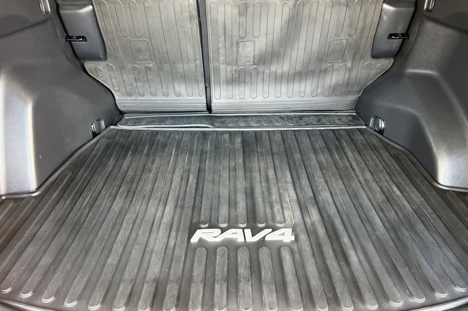 Thumbnail: 2021 Toyota RAV4 - 16