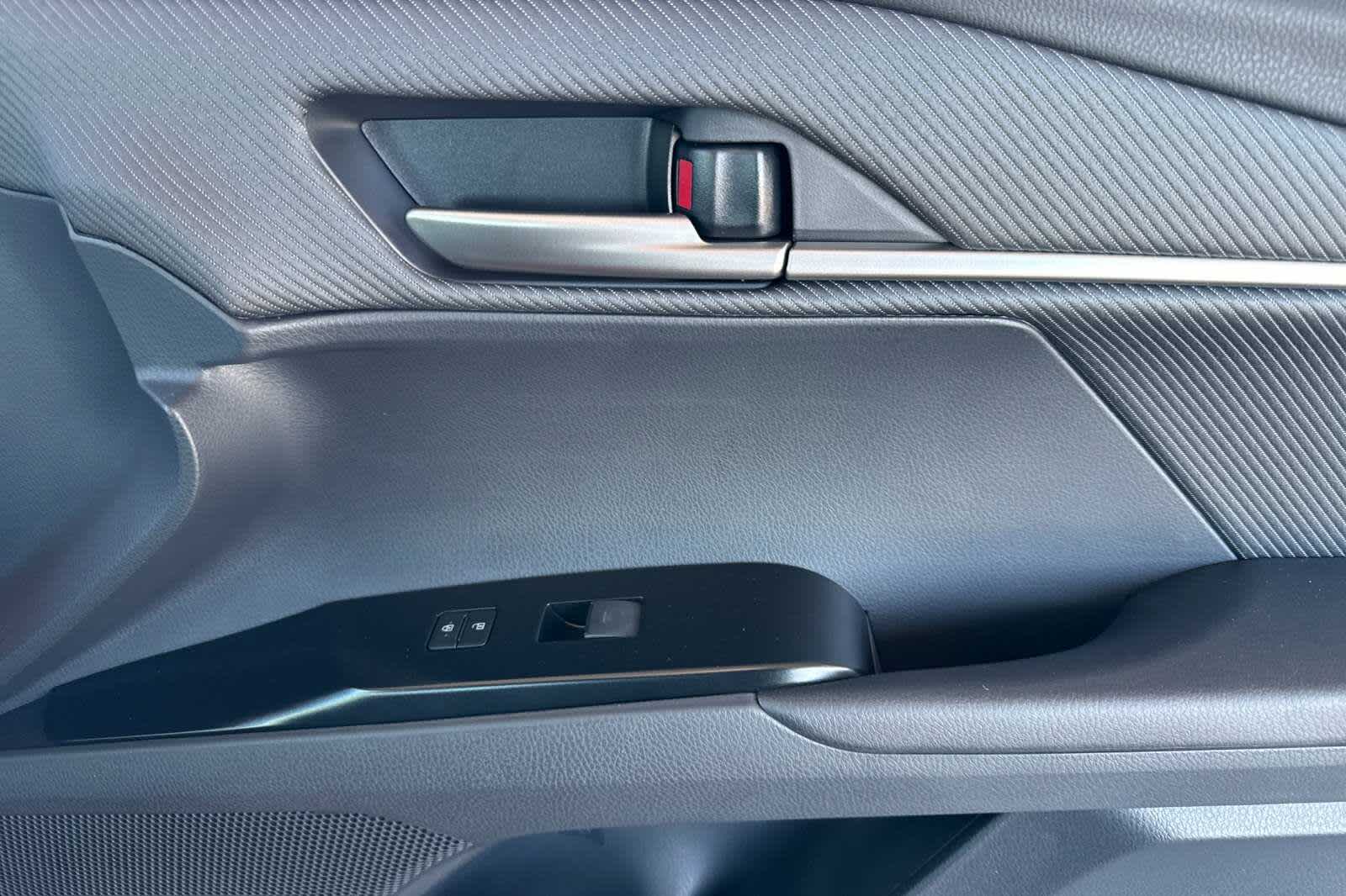 Thumbnail: 2025 Toyota Camry - 18