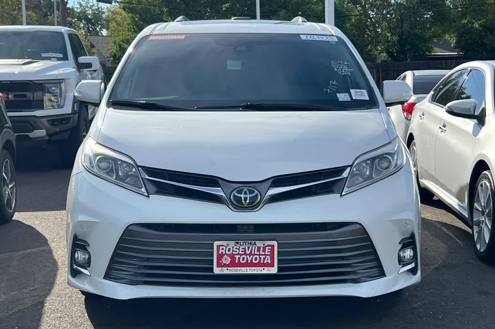 Thumbnail: 2019 Toyota Sienna - 6