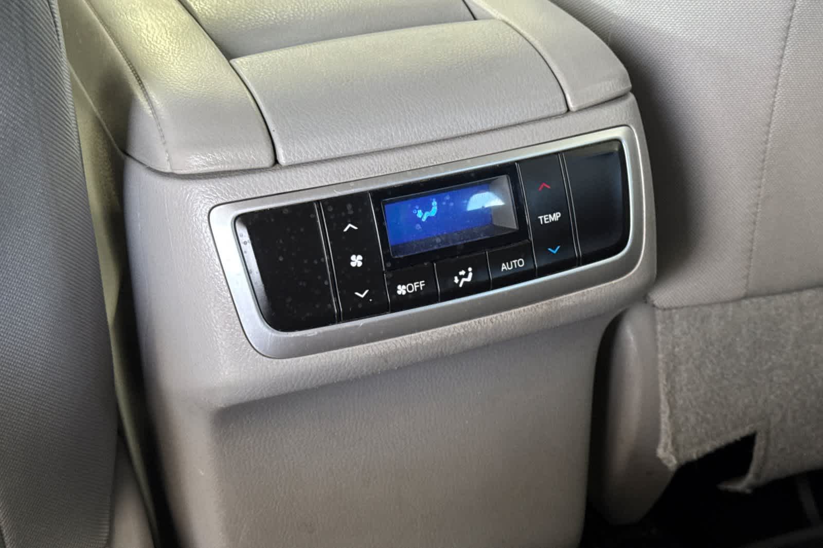 2018 Toyota Highlander LE 14