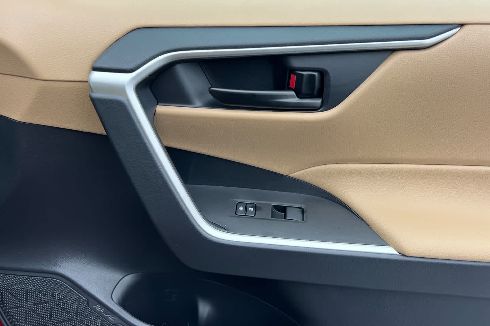 Thumbnail: 2025 Toyota RAV4 - 18