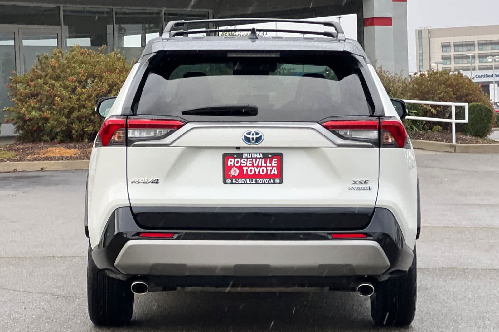 Thumbnail: 2022 Toyota RAV4 - 8