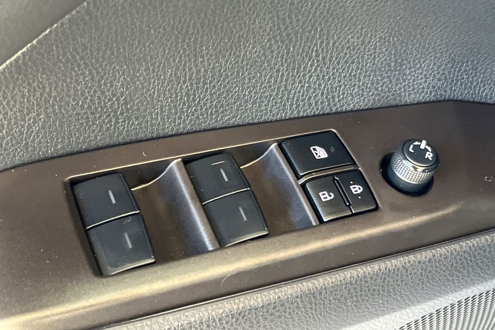 Thumbnail: 2023 Toyota Camry - 13