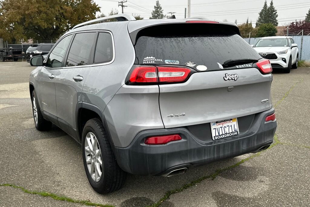 Used 2017 Jeep Cherokee Latitude 4x4 SUV