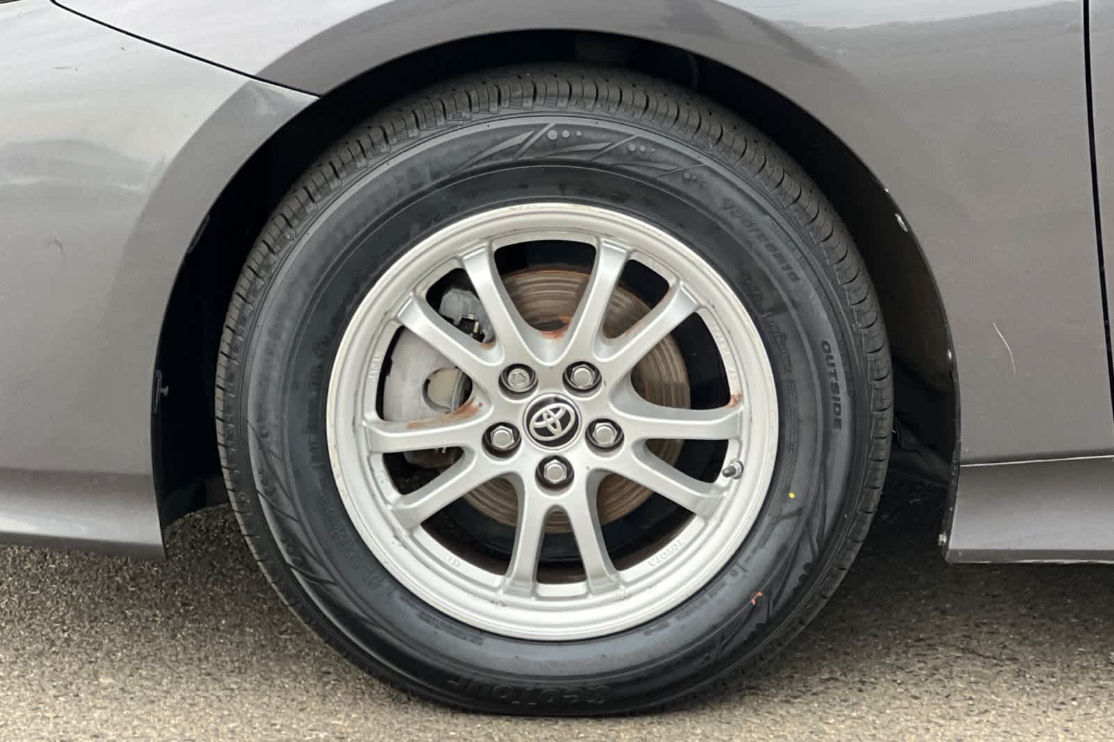 Thumbnail: 2017 Toyota Prius Prime - 31