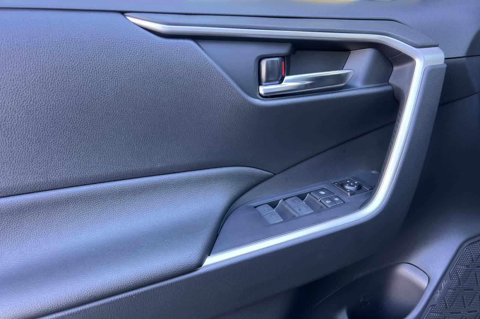 Thumbnail: 2025 Toyota RAV4 - 12