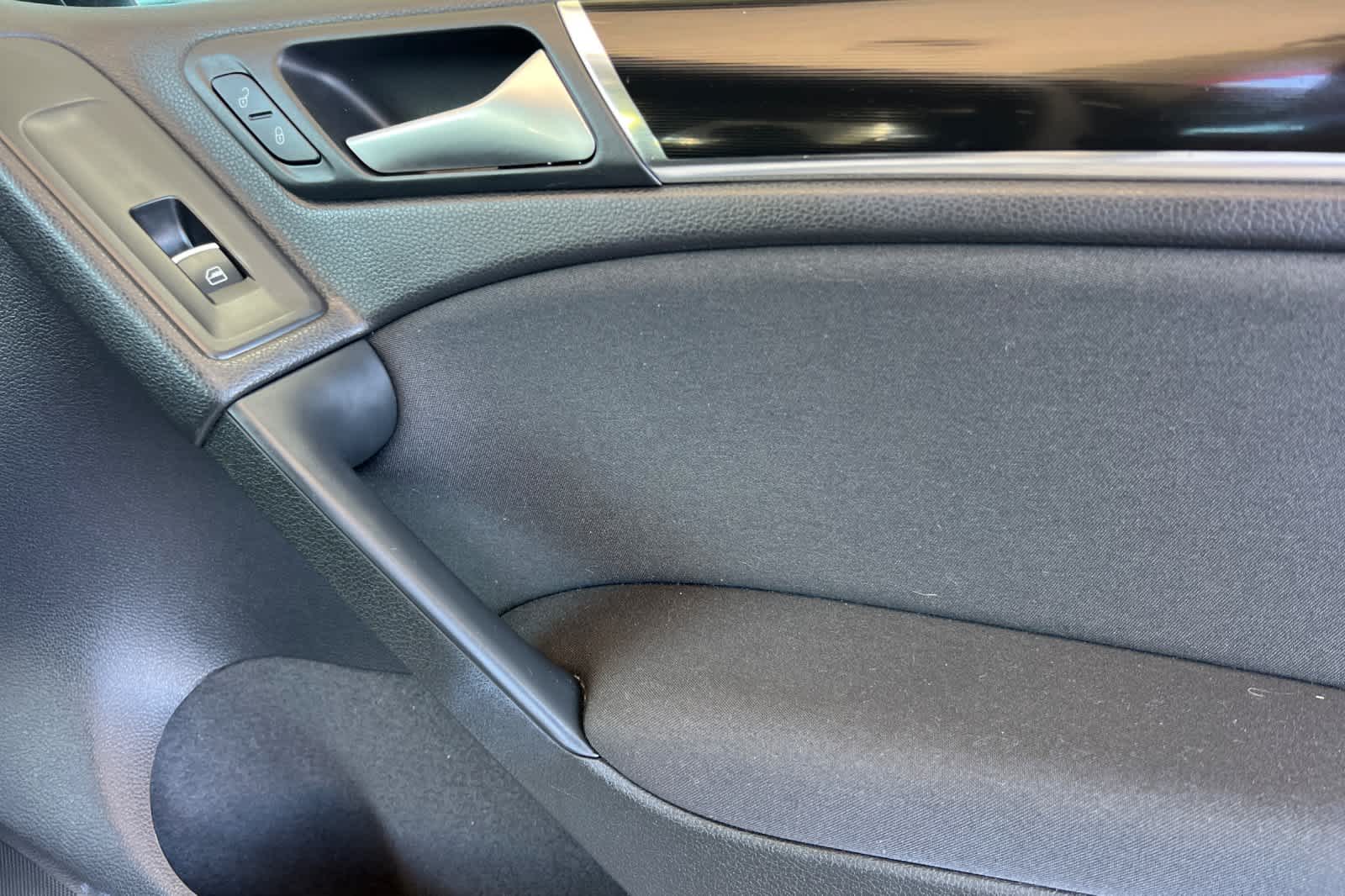 Thumbnail: 2012 Volkswagen Golf - 19