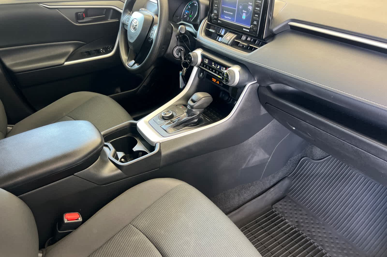 Thumbnail: 2021 Toyota RAV4 - 17