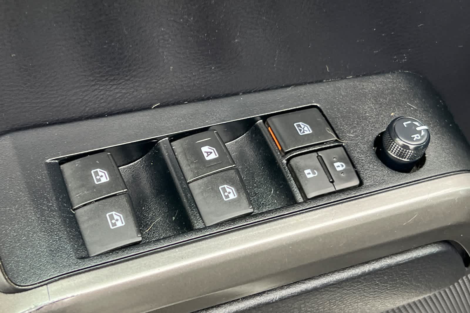 Thumbnail: 2020 Toyota Tacoma - 13