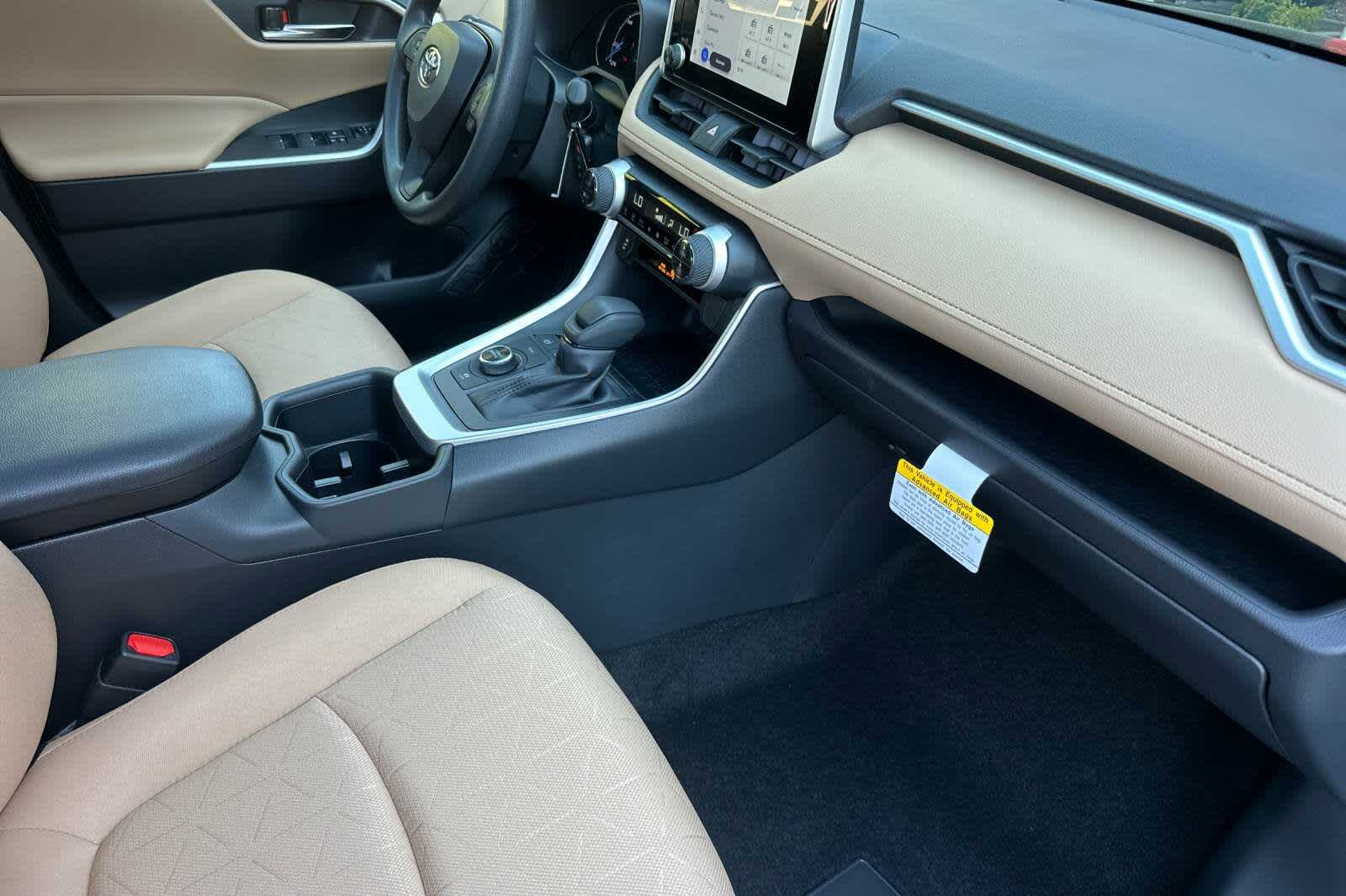 Thumbnail: 2025 Toyota RAV4 - 17