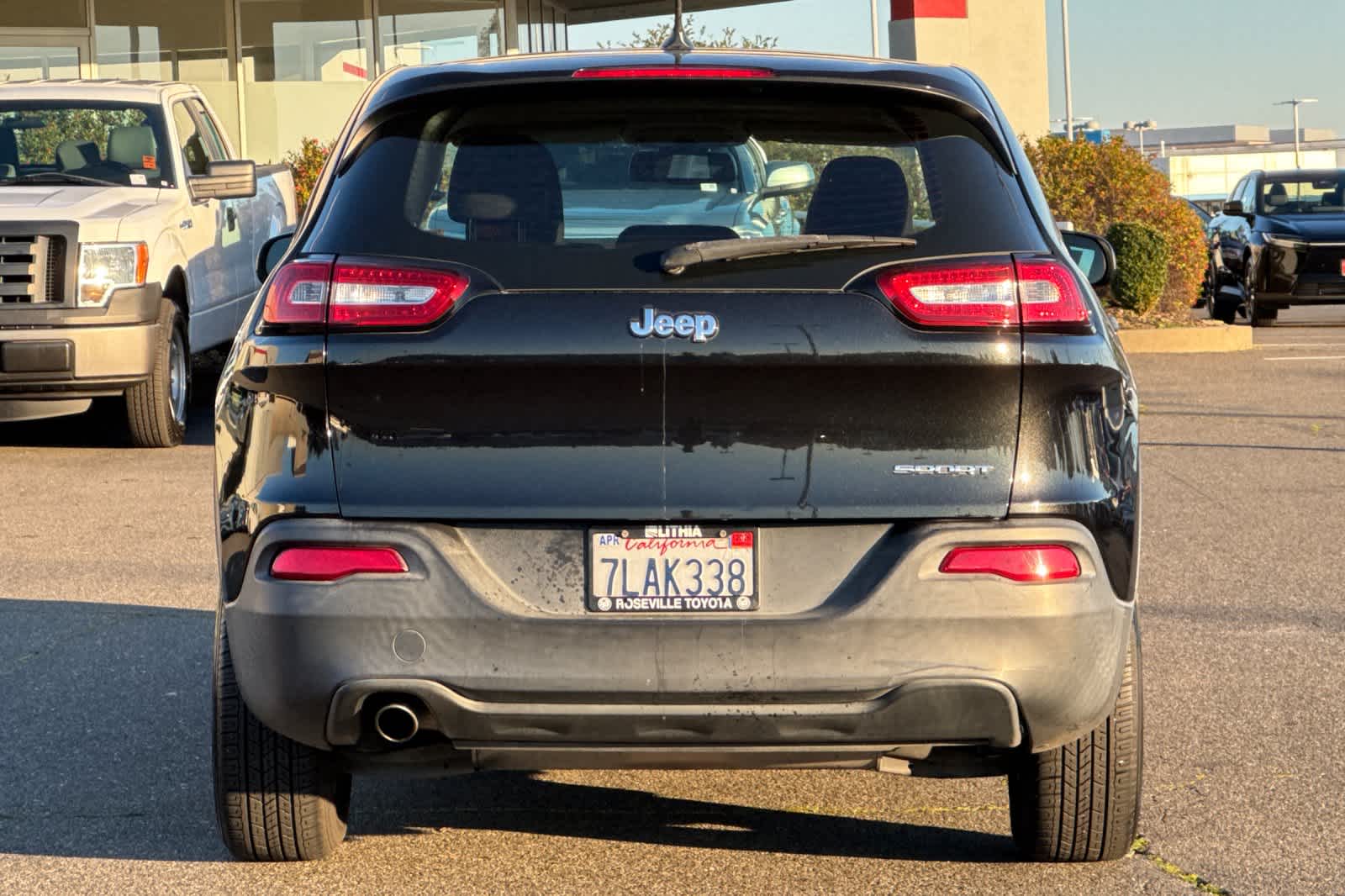 Thumbnail: 2015 Jeep Cherokee - 8