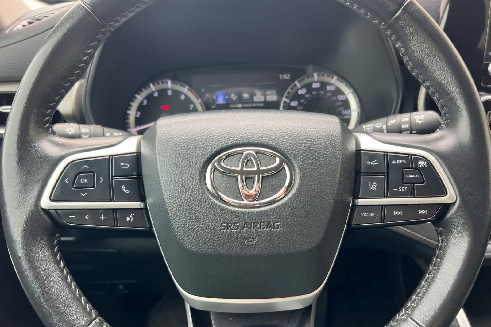 Thumbnail: 2024 Toyota Highlander - 26