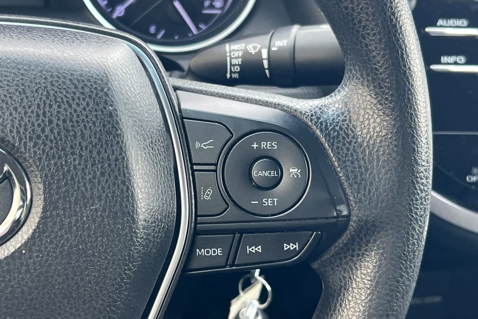 Thumbnail: 2018 Toyota Camry - 24