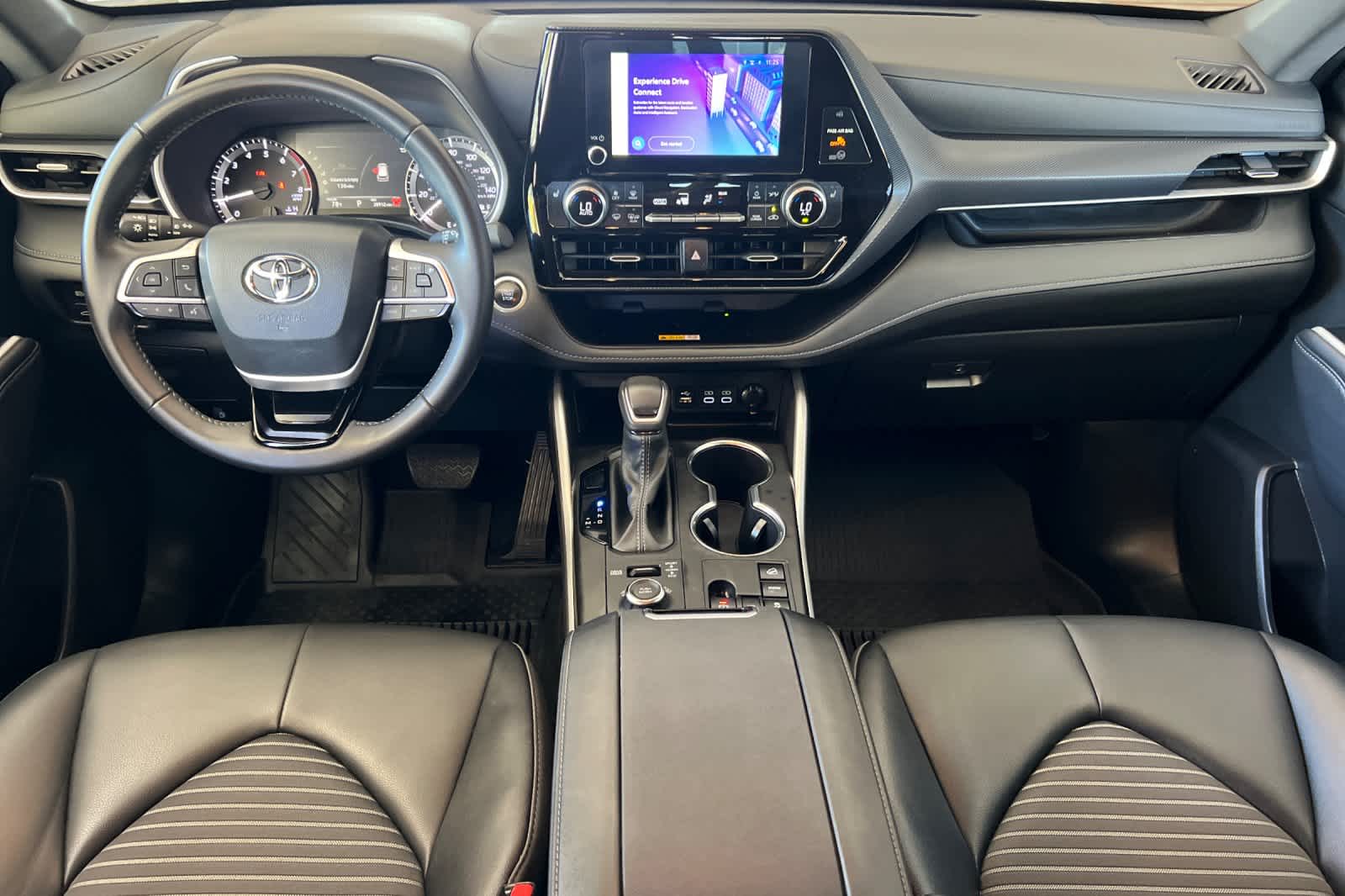 Thumbnail: 2024 Toyota Highlander - 3