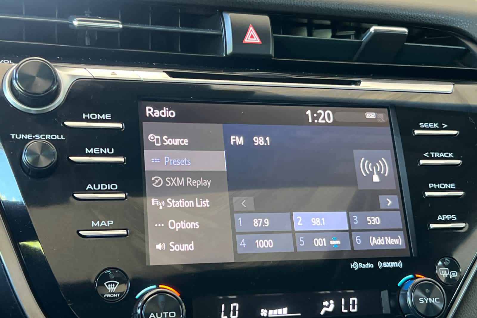 Thumbnail: 2019 Toyota Camry - 18