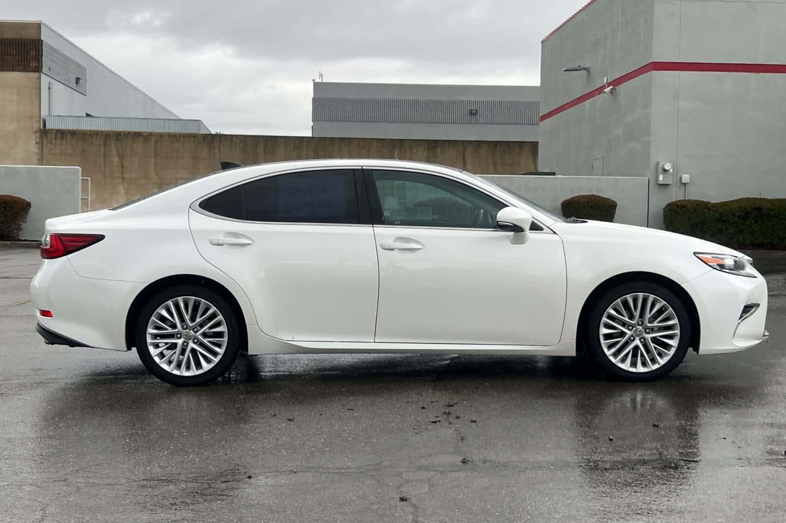 Thumbnail: 2018 Lexus ES - 6