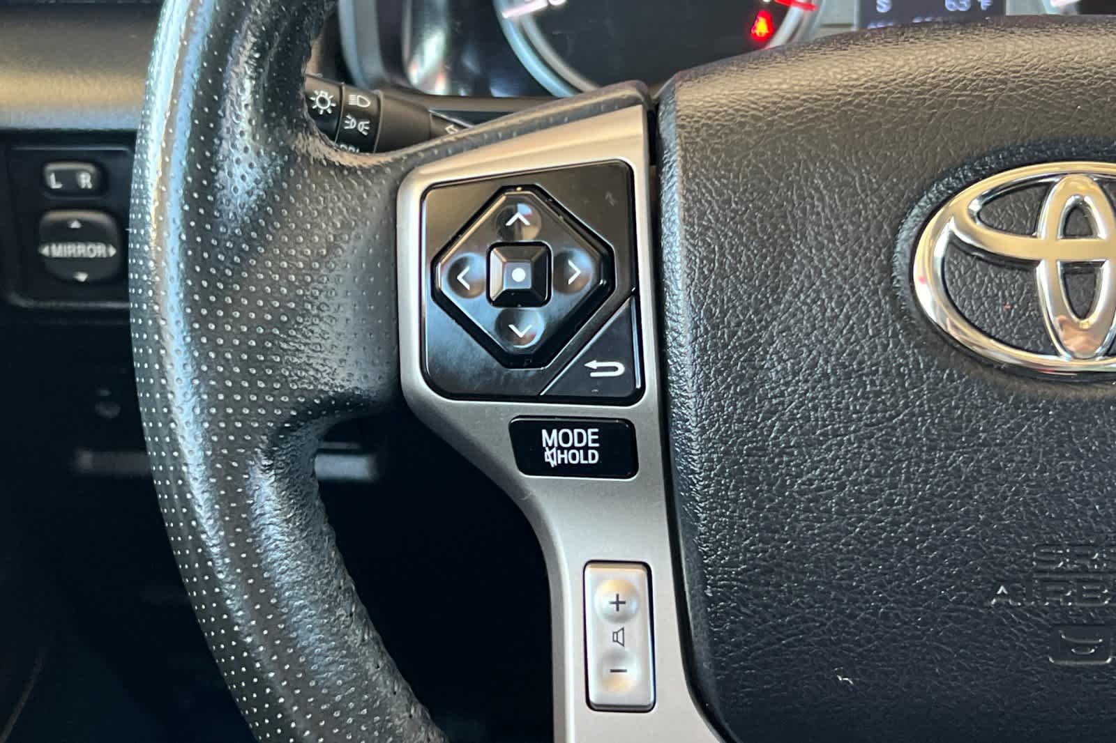 Thumbnail: 2018 Toyota 4Runner - 26