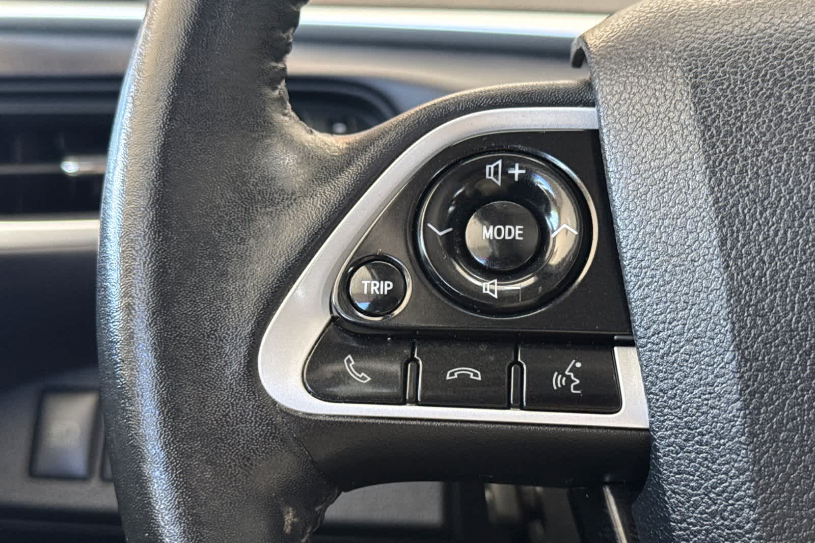 Thumbnail: 2016 Toyota Mirai - 25