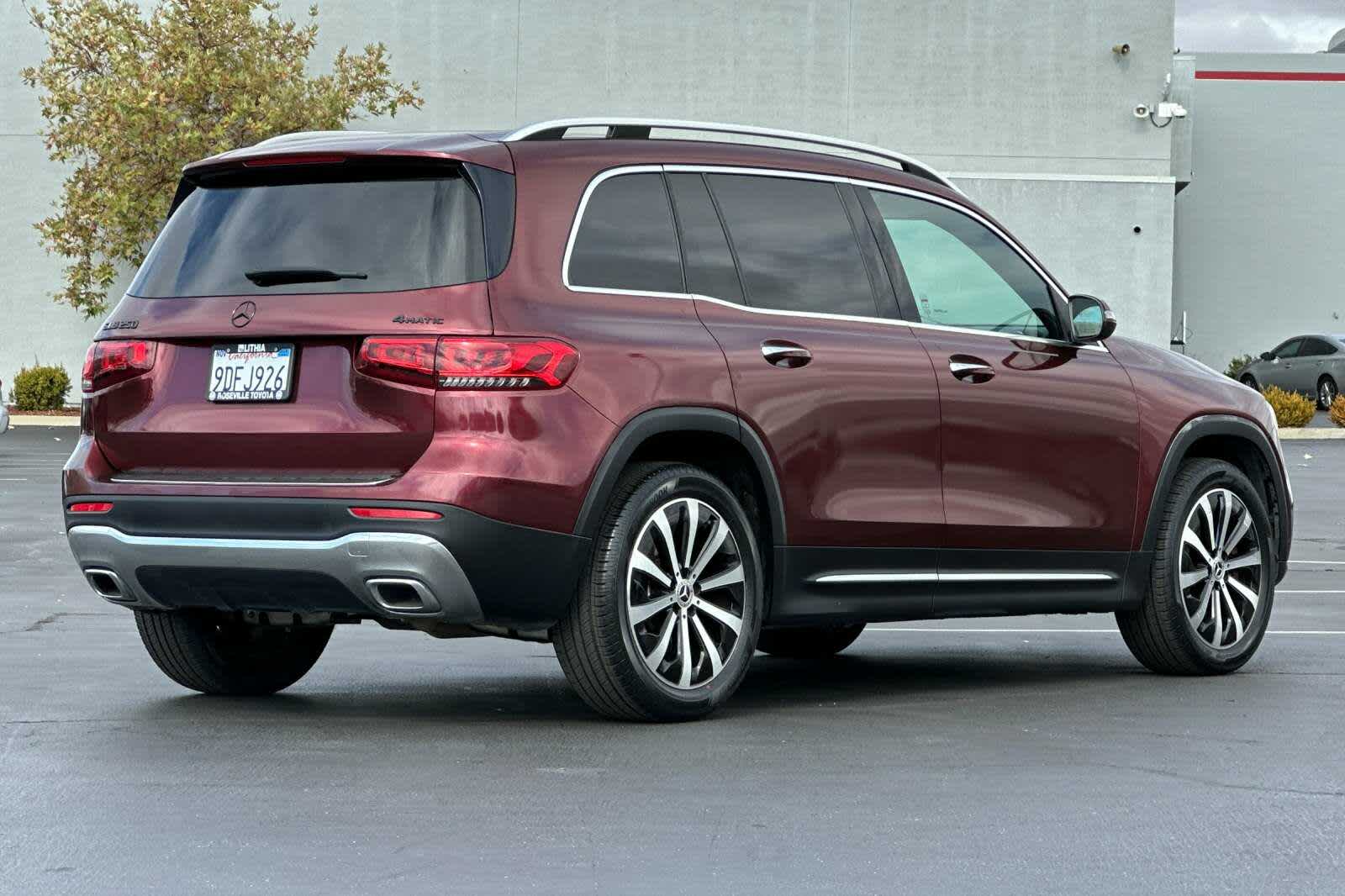 Thumbnail: 2021 Mercedes-Benz GLB - 2