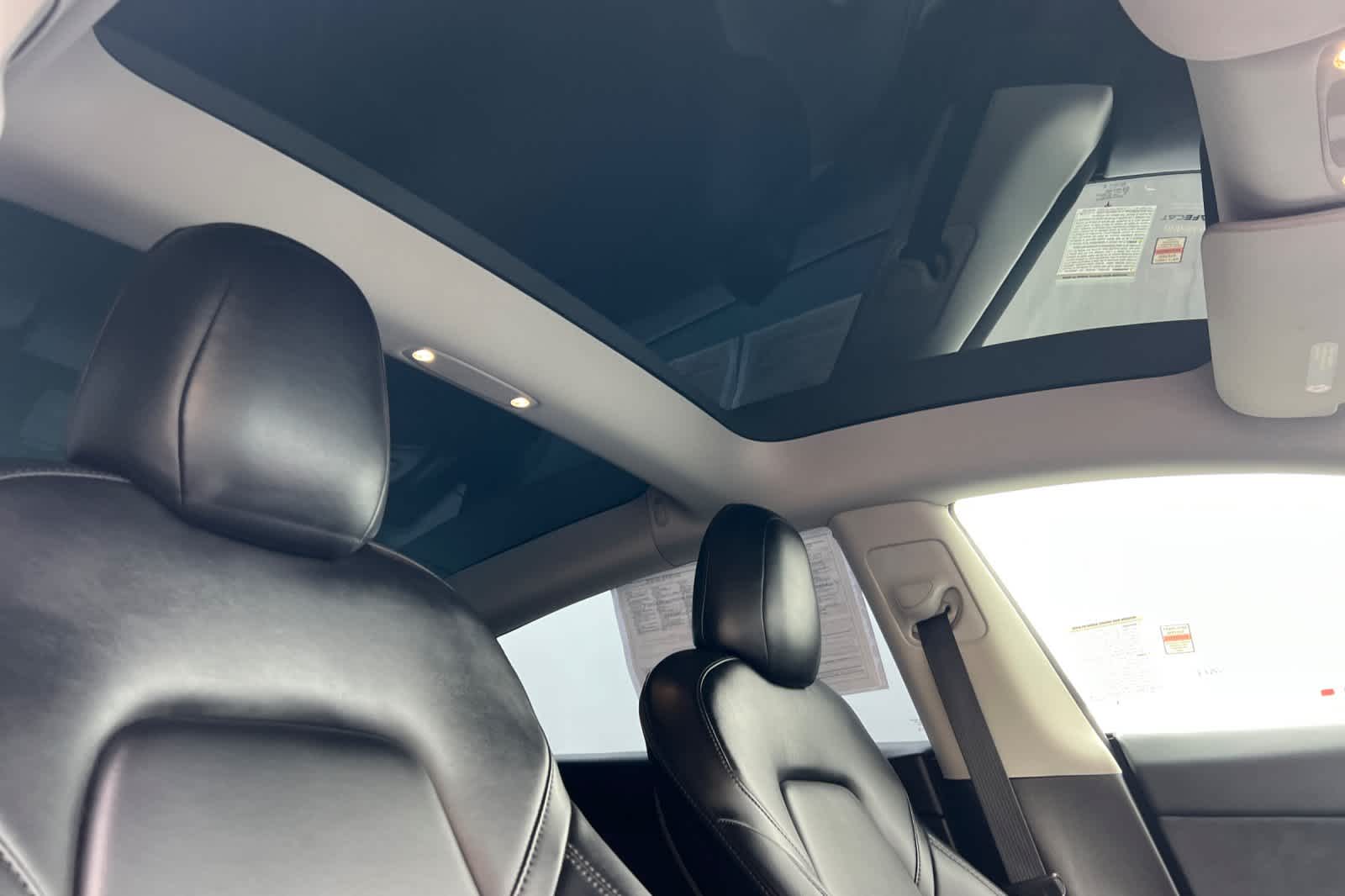 Thumbnail: 2022 Tesla Model 3 - 17