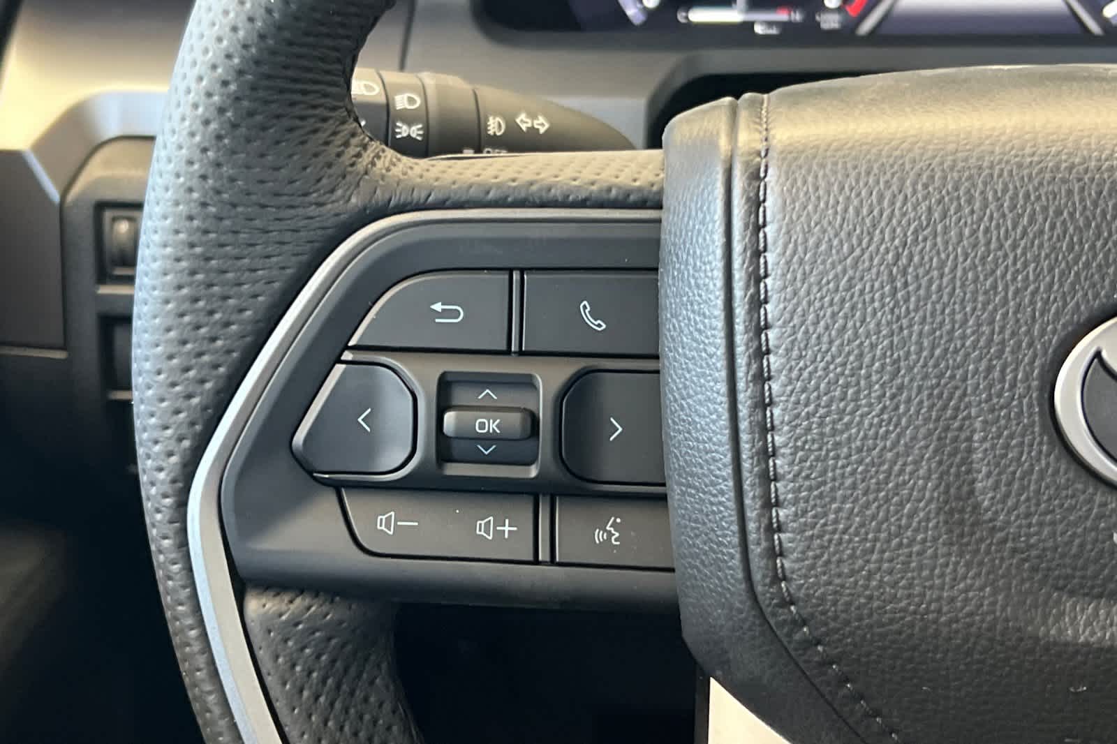 2025 Toyota Tacoma TRD Off-Road 24