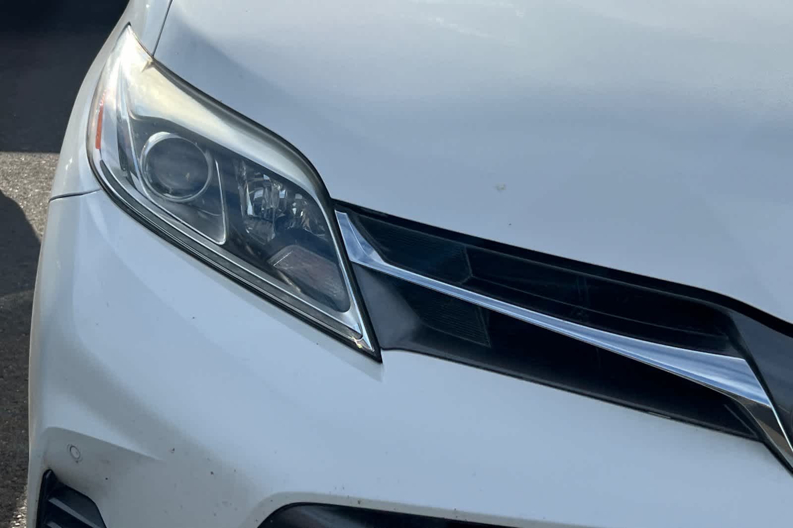 Thumbnail: 2019 Toyota Sienna - 8