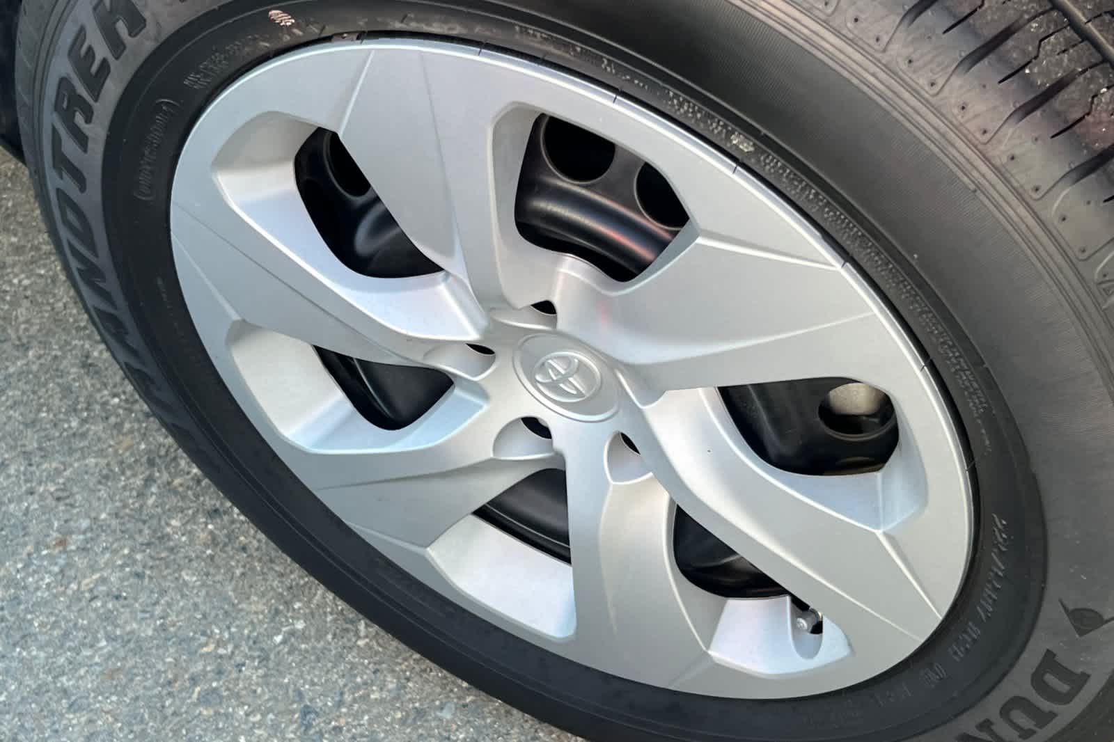 Thumbnail: 2024 Toyota RAV4 - 17