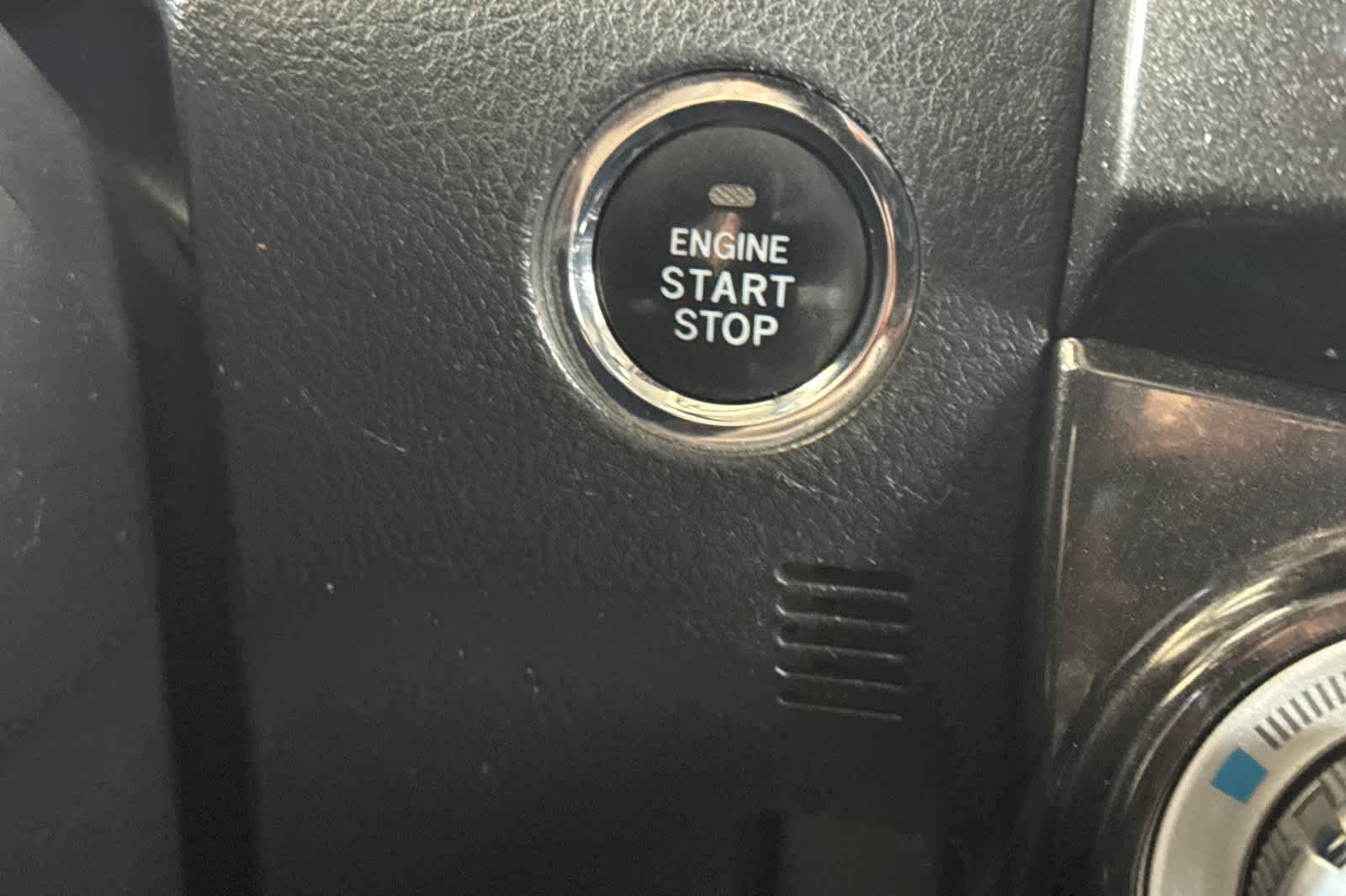 Thumbnail: 2019 Toyota 4Runner - 25