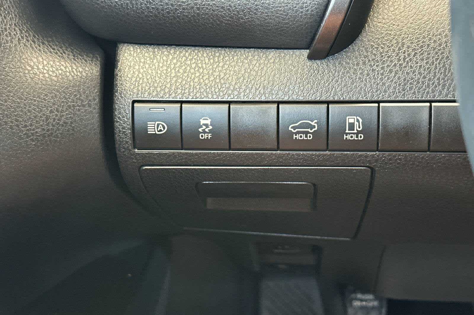 2022 Toyota Camry SE 27