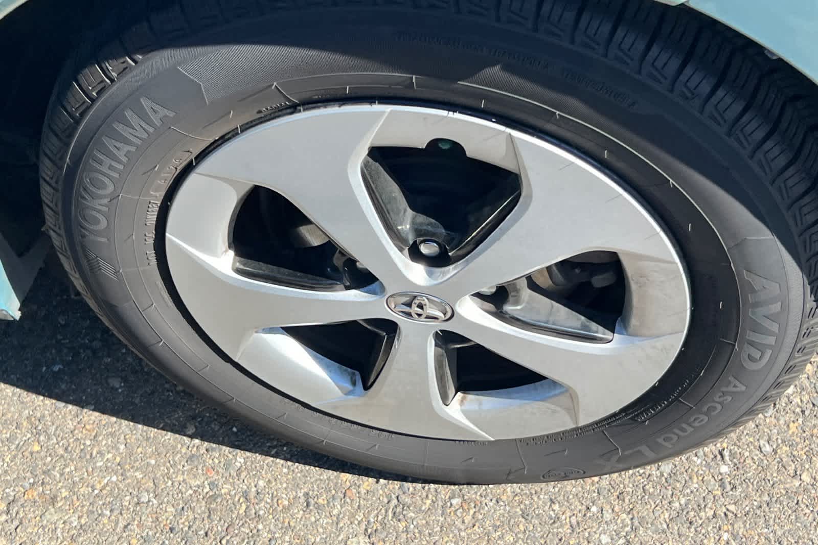 Thumbnail: 2015 Toyota Prius - 22