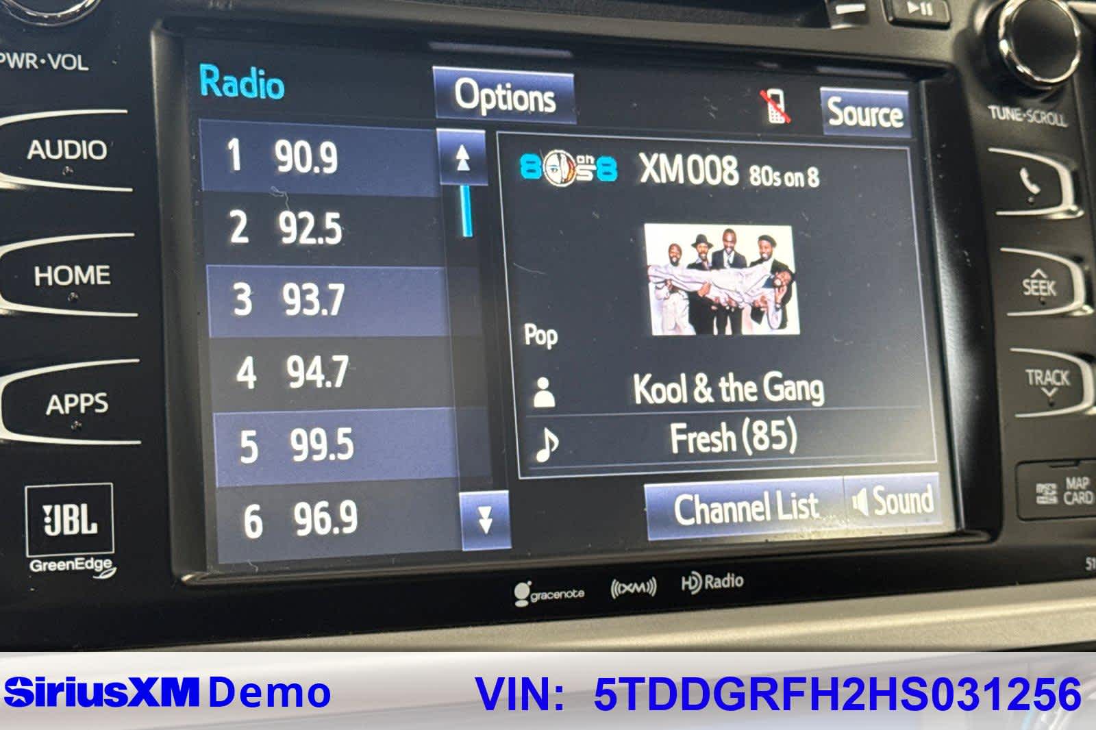 Thumbnail: 2017 Toyota Highlander - 35