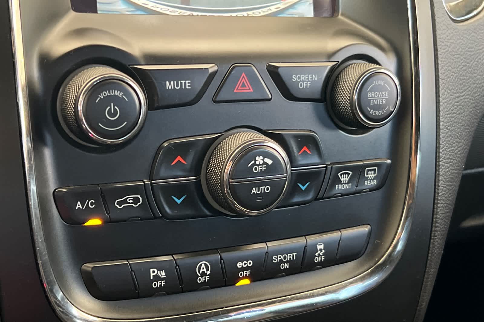 Thumbnail: 2019 Dodge Durango - 23