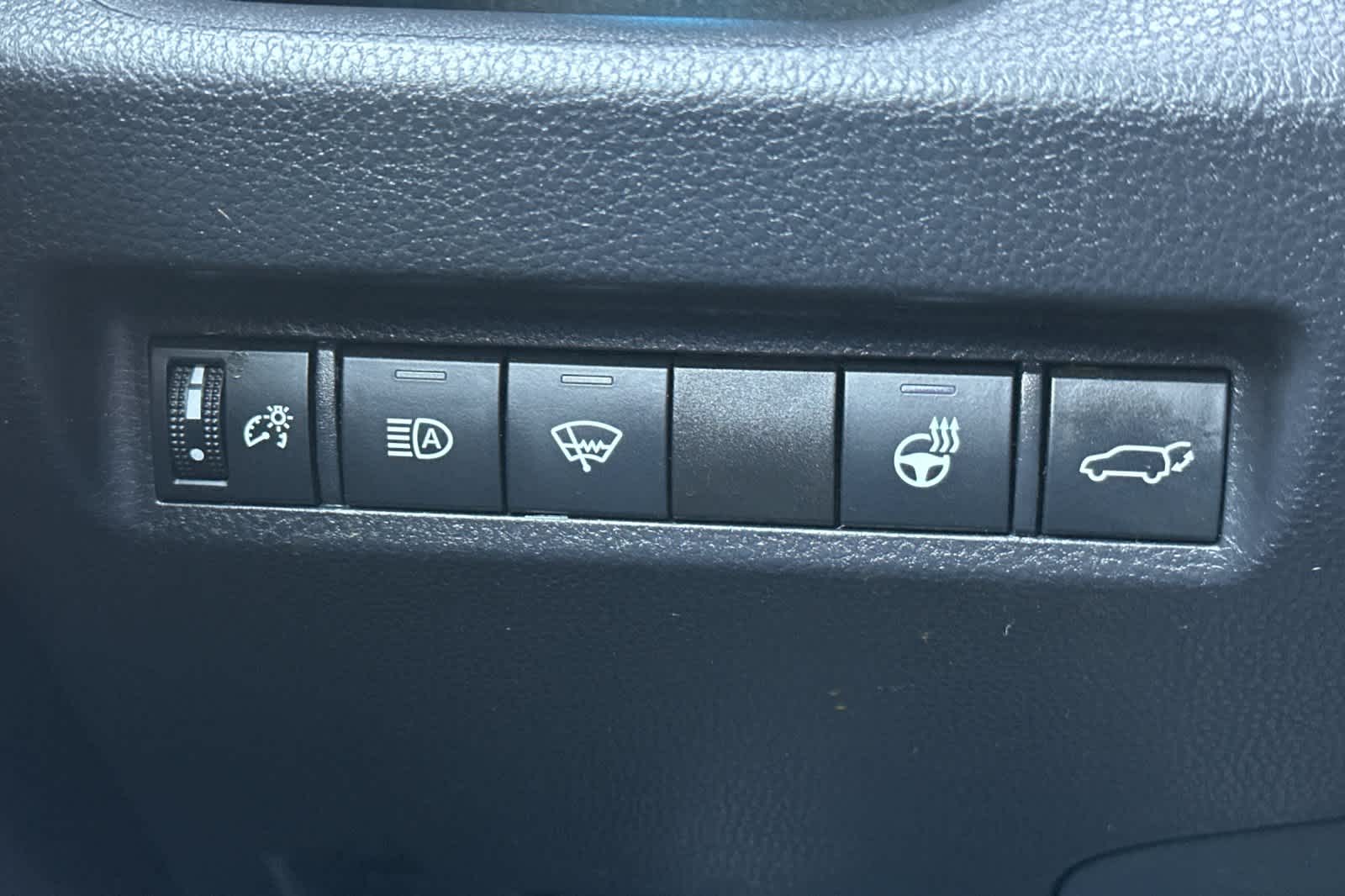 Thumbnail: 2021 Toyota RAV4 - 31