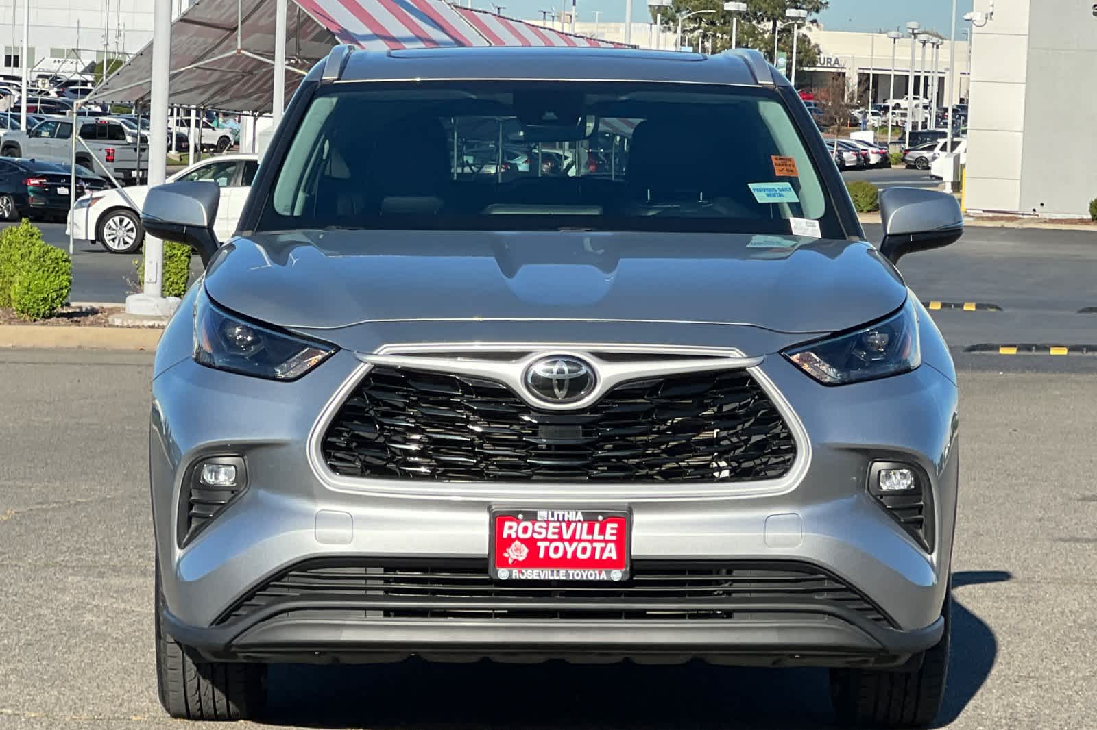 Thumbnail: 2023 Toyota Highlander - 10