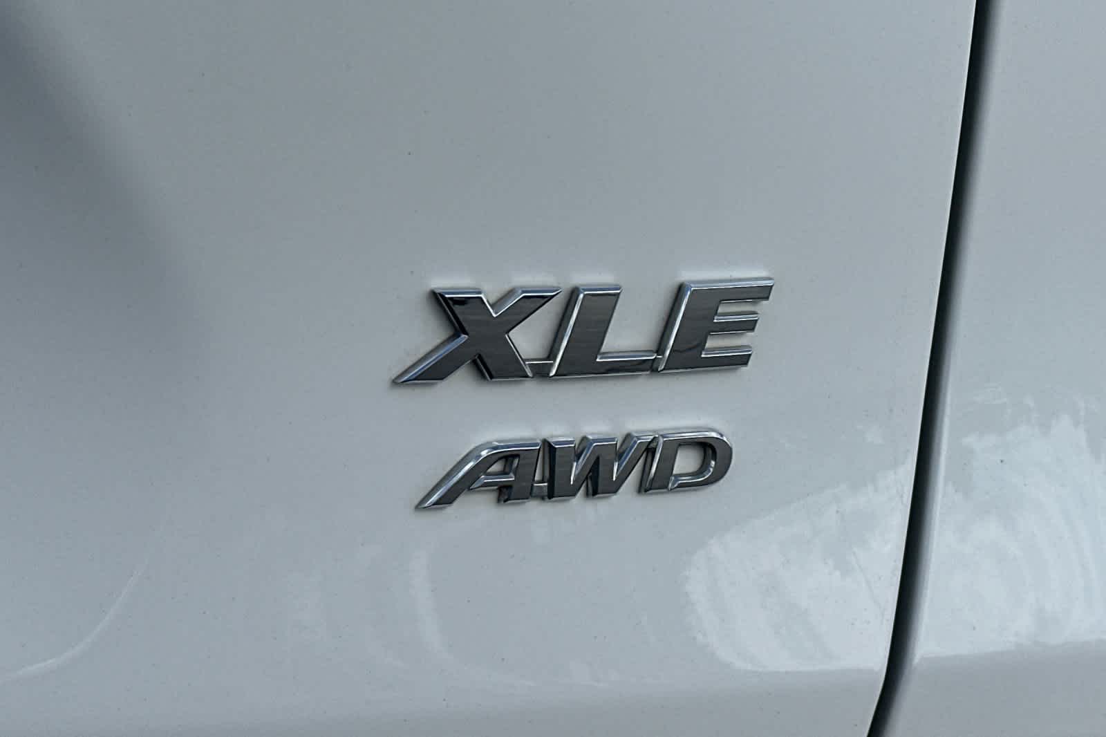 Thumbnail: 2022 Toyota RAV4 - 32