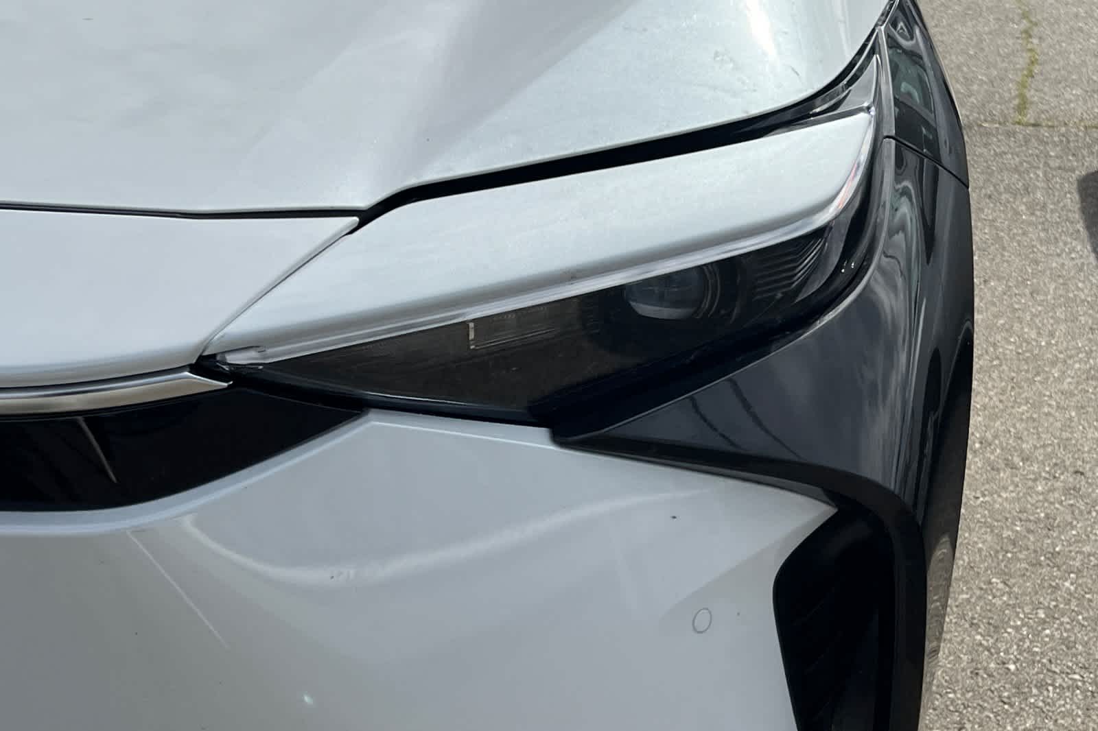 Thumbnail: 2023 Toyota bZ4X - 11