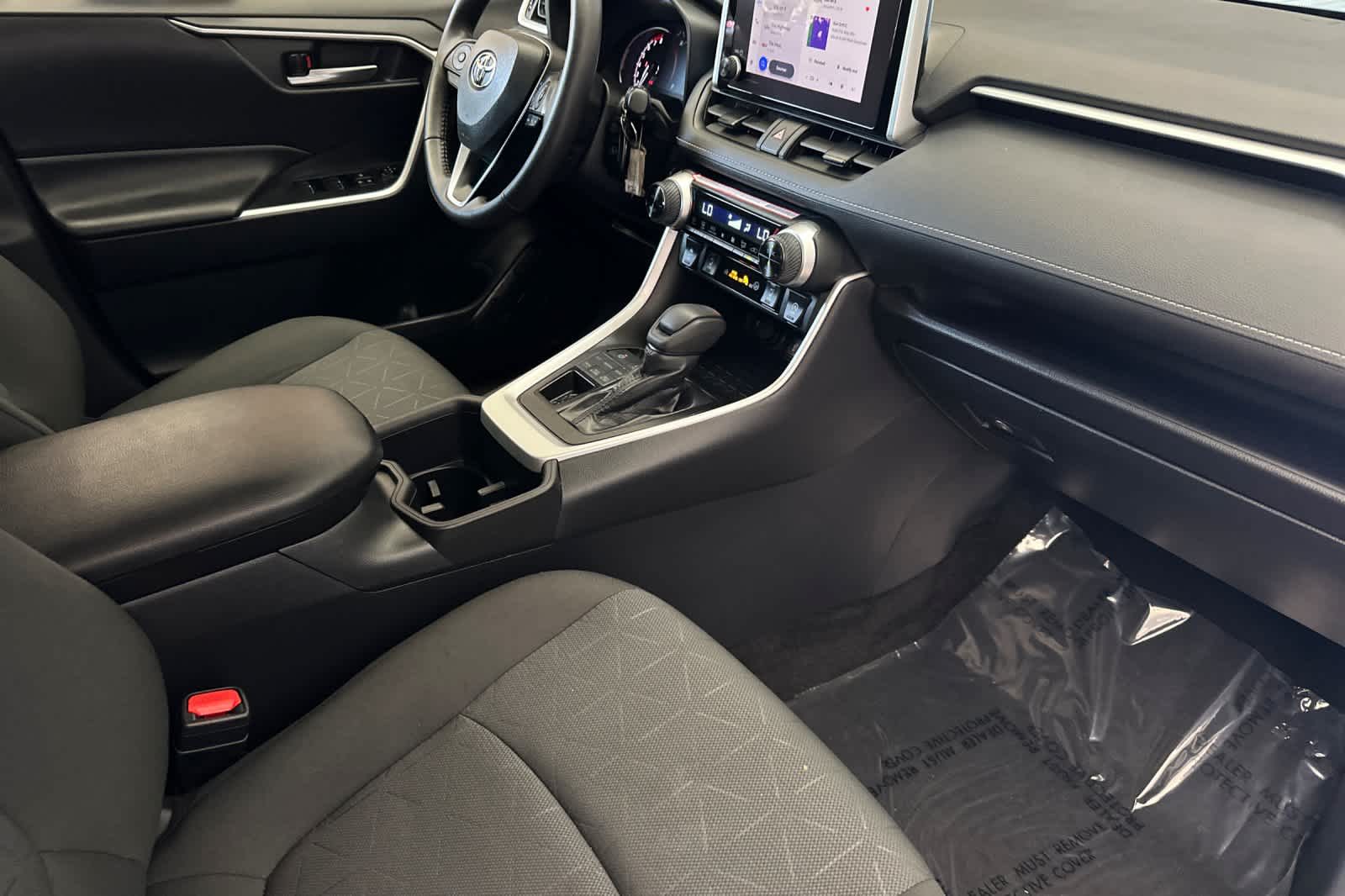 Thumbnail: 2024 Toyota RAV4 - 17