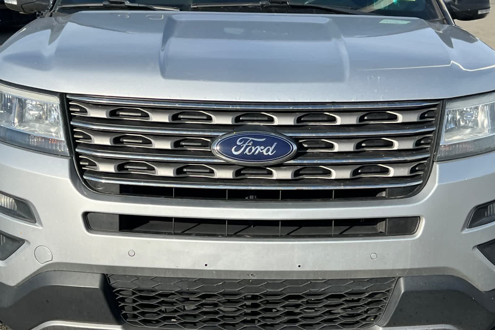 Thumbnail: 2016 Ford Explorer - 12