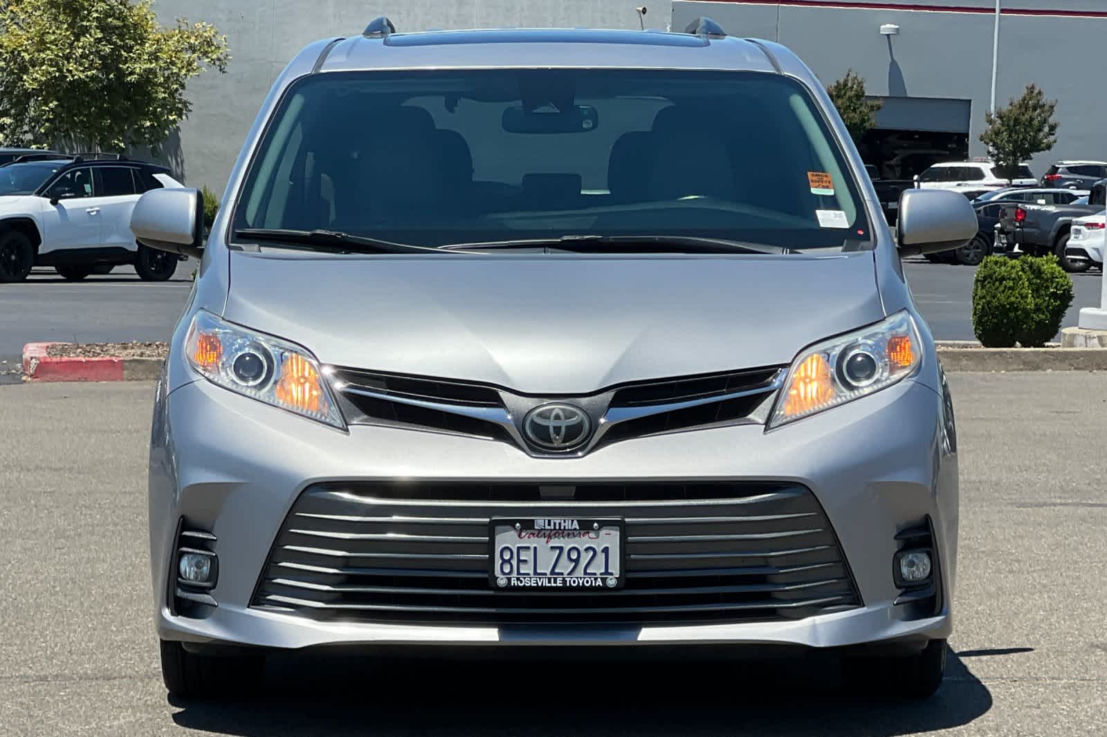 Thumbnail: 2018 Toyota Sienna - 10