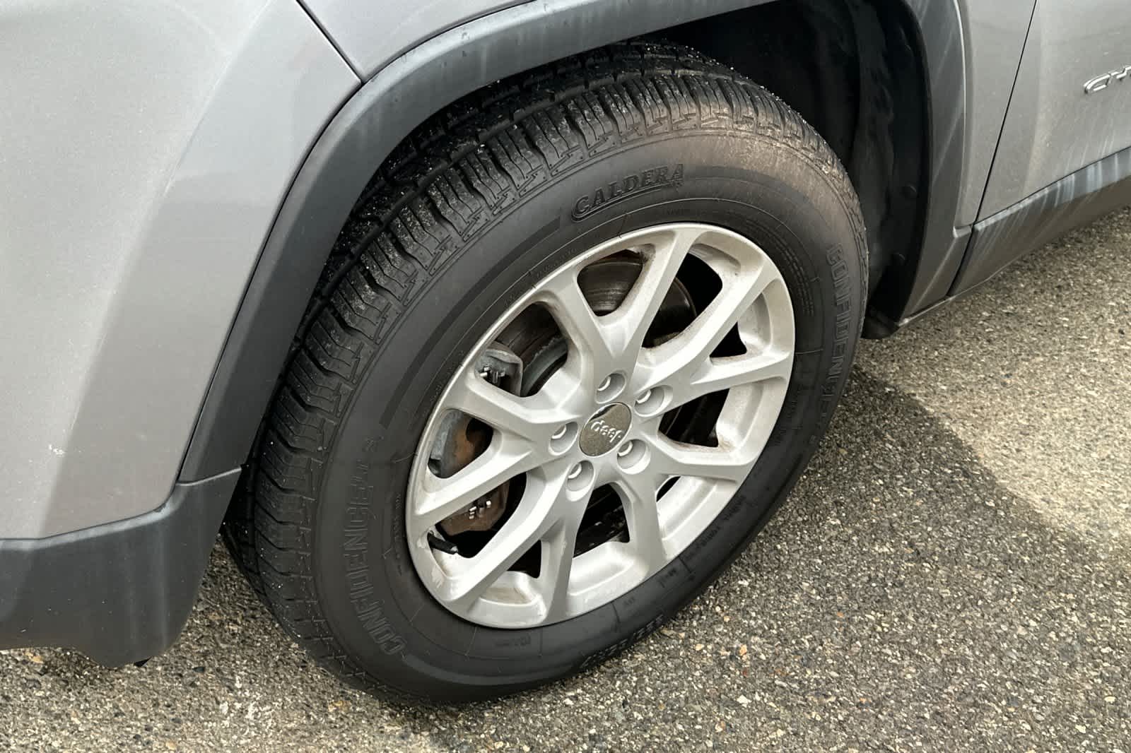 Thumbnail: 2017 Jeep Cherokee - 22