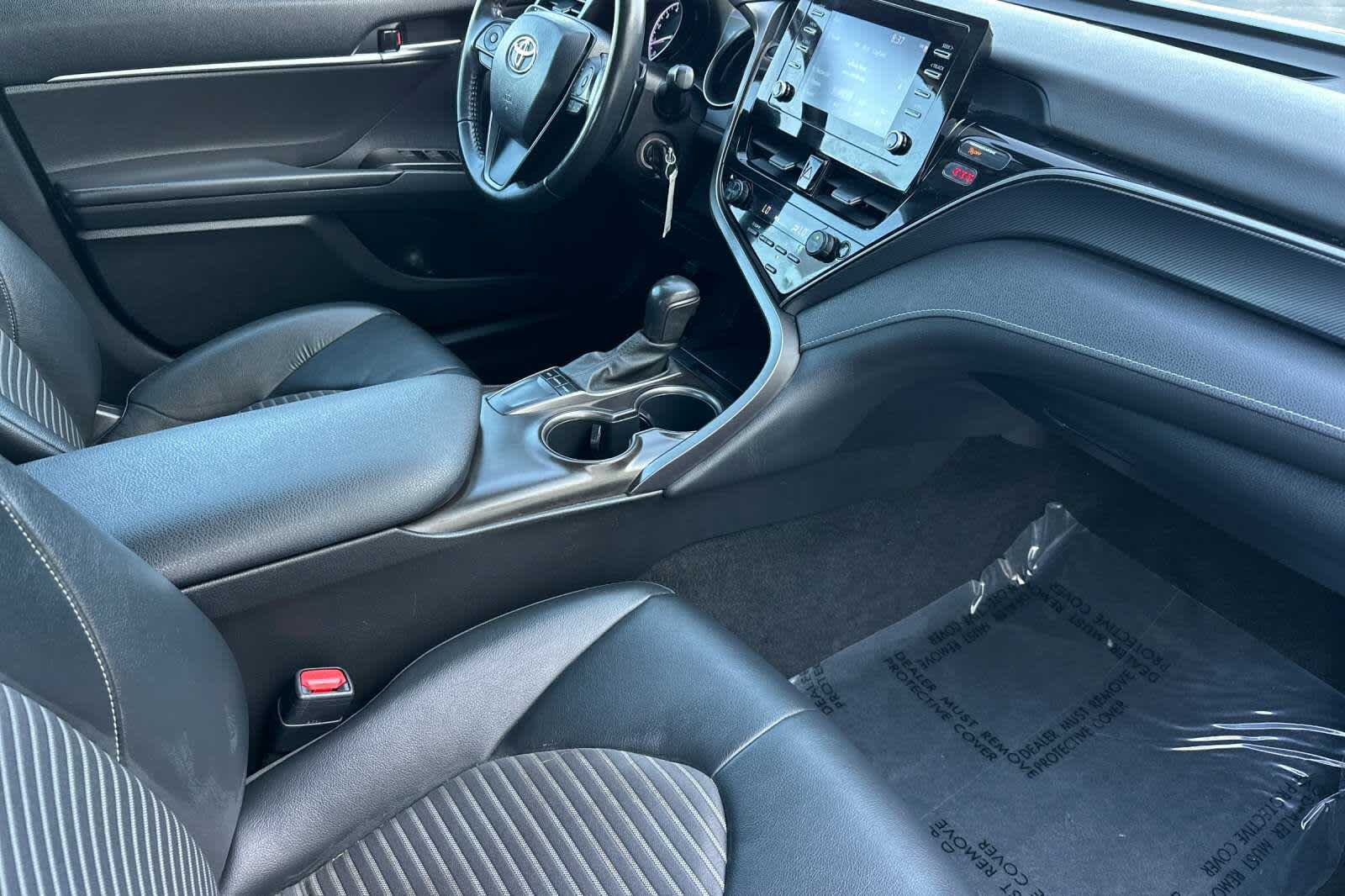 Thumbnail: 2022 Toyota Camry - 16