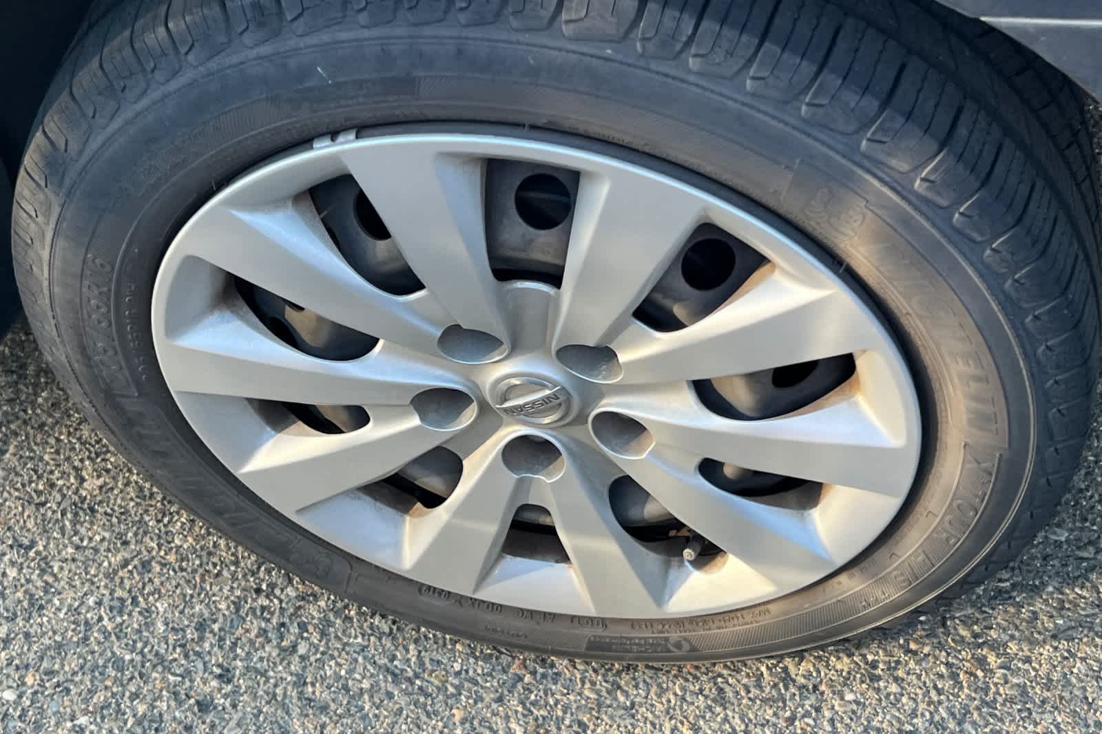 Thumbnail: 2015 Nissan Sentra - 22